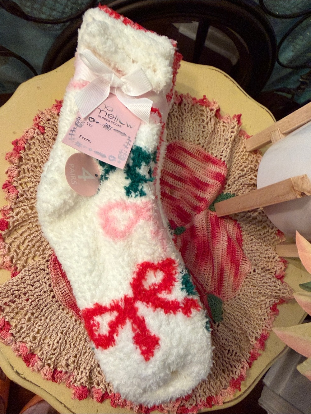 🧦🧦🧦3 For 12$🧦🧦🧦 Cozy White Fuzzy Socks with Red Bow & Pink Heart-4 Pr